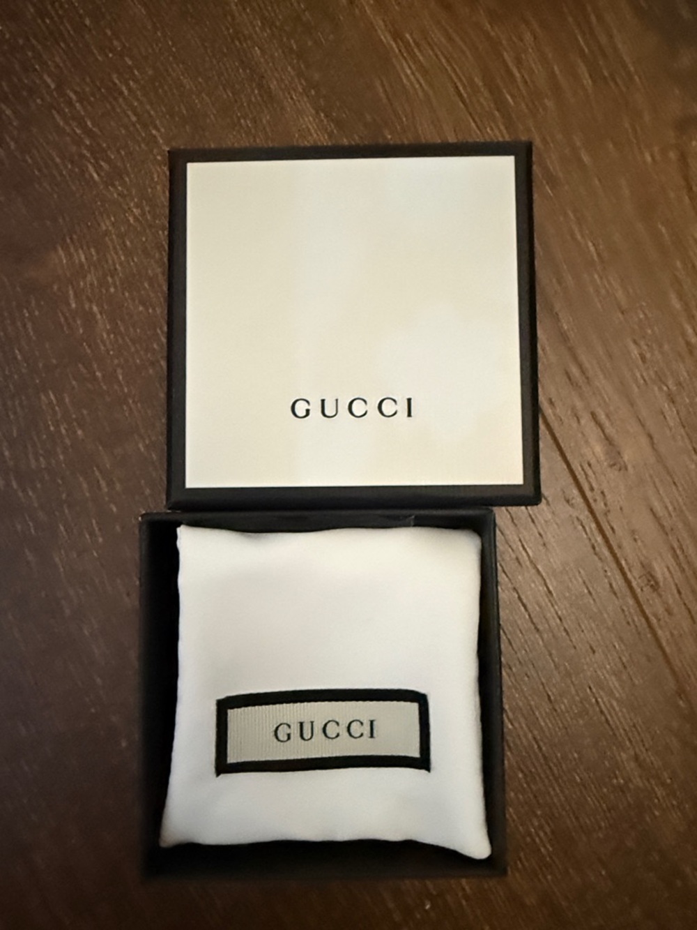 Gucci VVS Diamond & 18k White Gold GG Necklace with 16" chain (18k) - Picture 11 of 11